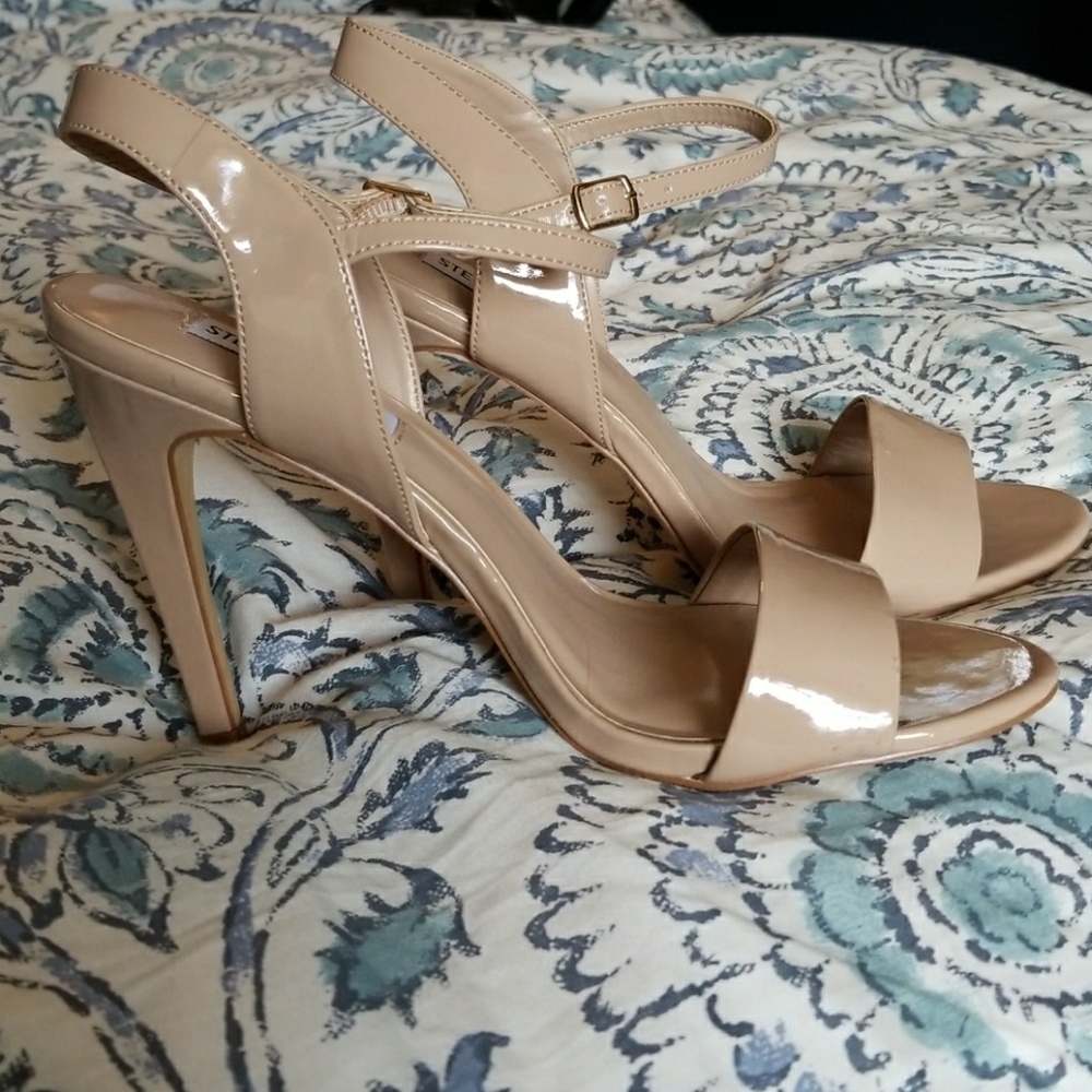 Steve Madden- Nude Strappy Heels